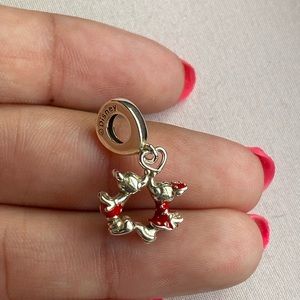 Disney x Pandora Mickey Mouse & Minnie Mouse Kissing Dangle Charm